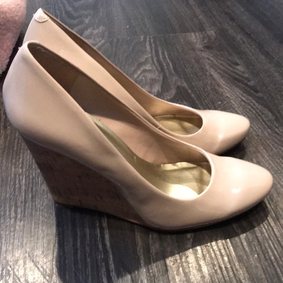 jessica simpson nude wedges
